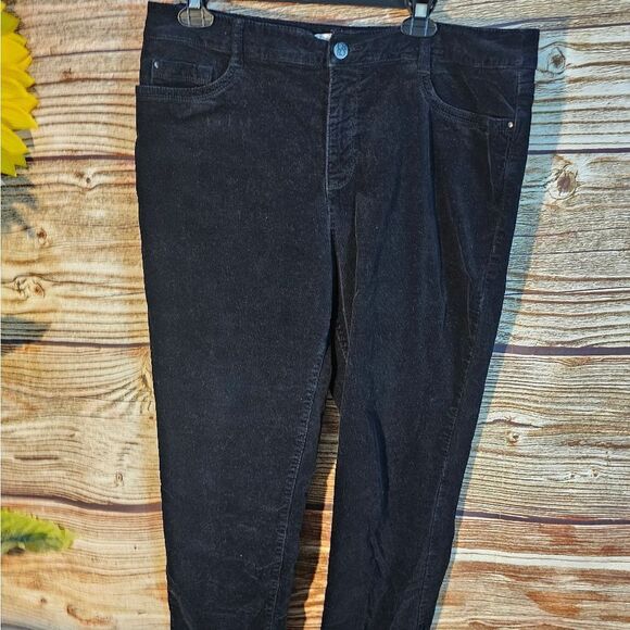 Croft & Barrow pants woman's 16 black feels like soft corduroy pre-owned - Picture 1 of 6